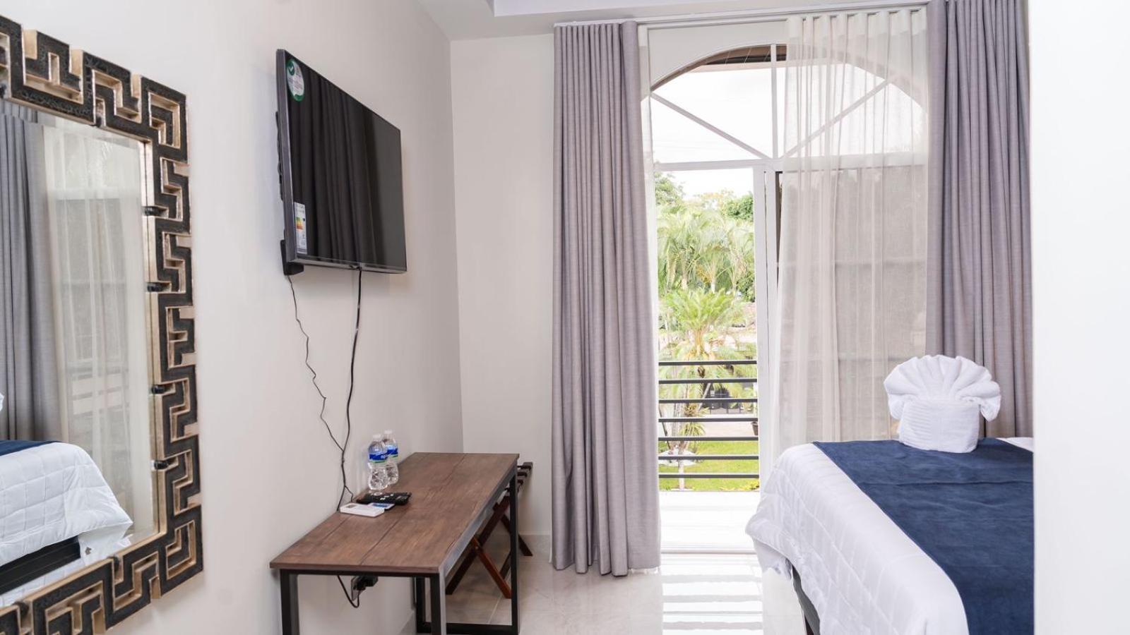 Hotel Boutique Nueva Valladolid コマヤグア エクステリア 写真